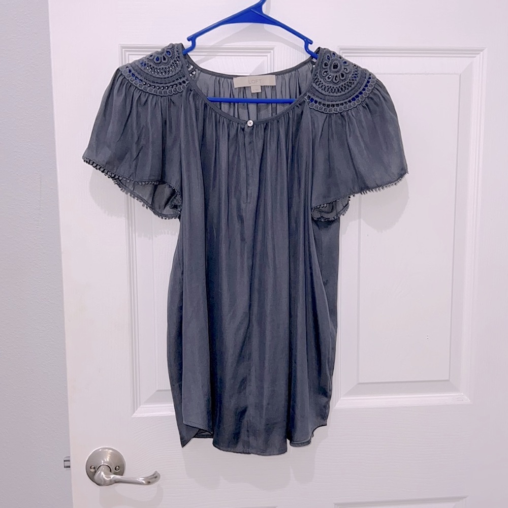 LOFT Lacy Keyhole Blouse/Top